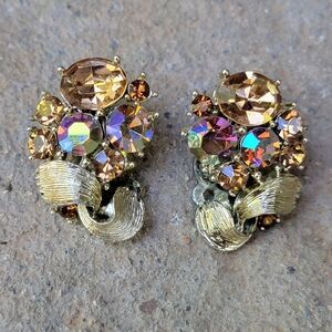 LISNER VINTAGE CLIP ON EARRINGS